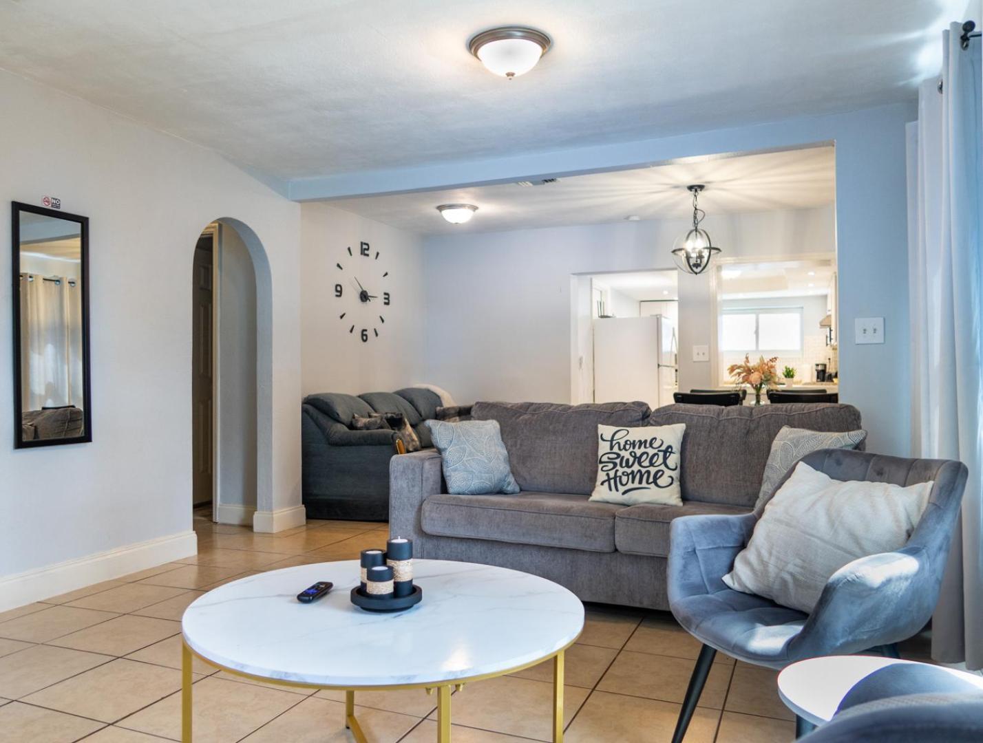 Cozy Home Near Busch Gardens Adventure Island And Usf Tampa Exteriör bild